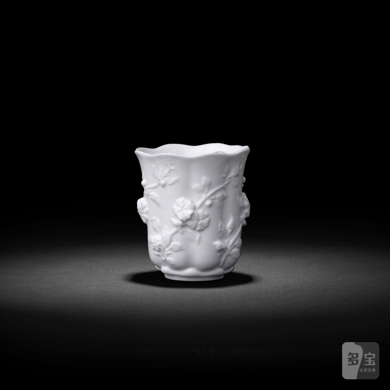 An extremely rare Chelsea white 'teaplant' beaker, circa 1745-49 - 图4